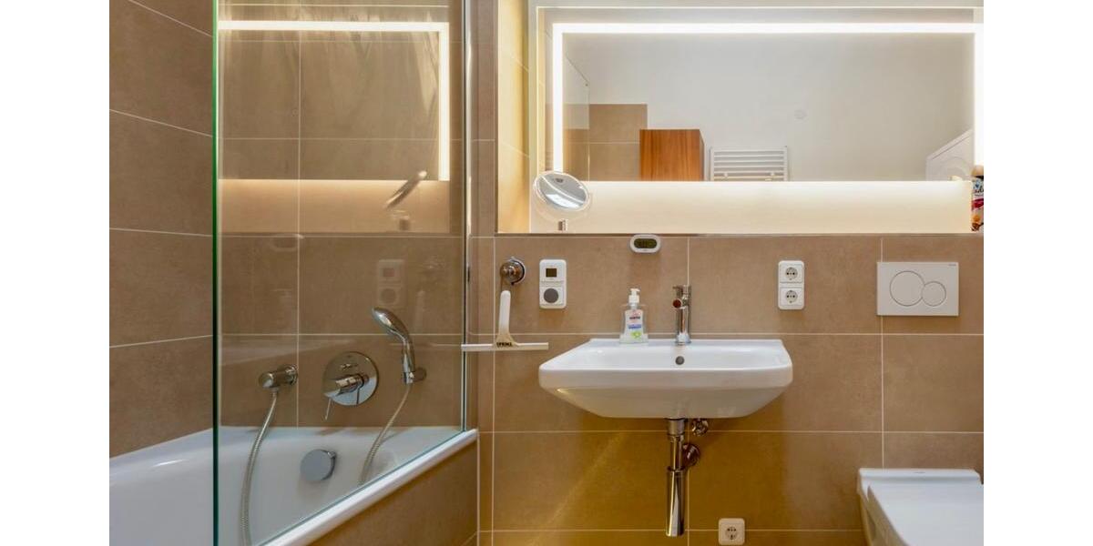 Dachgeschoßwohnung Rostock Hansaviertel - 2 Zimmer, 60 m&sup2;, 1.850&euro; | Angebot:25832047