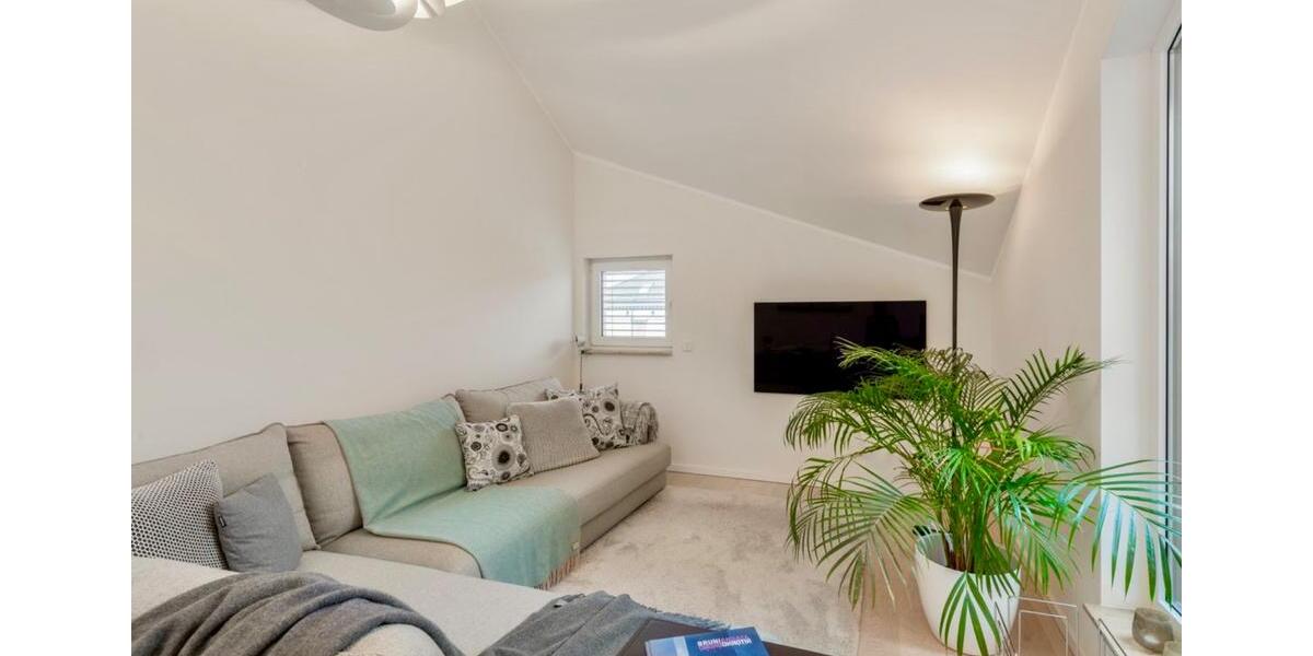 Dachgeschoßwohnung Rostock - 2 Zimmer, 60 m&sup2;, 1.850&euro; | Angebot:23509425