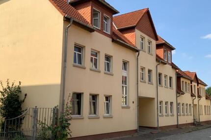 Wohnung Bützow - 3 Zimmer, 75 m&sup2;, 590&euro; | Angebot:25269646