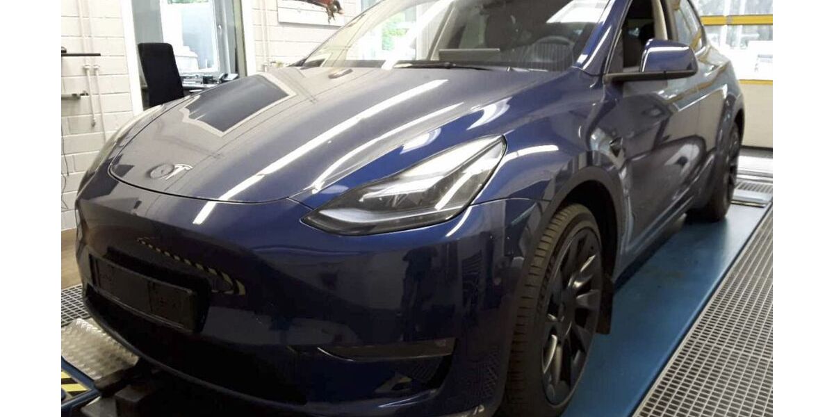 Tesla Model Y 48.643 km 35.990 € Mönchhagen 18182