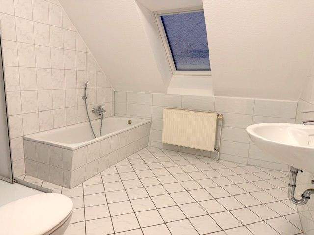 Einfamilienhaus Laage - 4 Zimmer, 100 m&sup2;, 175.000&euro; | Angebot:24795104