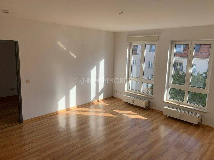 Helle Etagenwohnung mit EBK, Tageslicht-Duschbad und Balkon in der östlichen Altstadt 2 zimmer