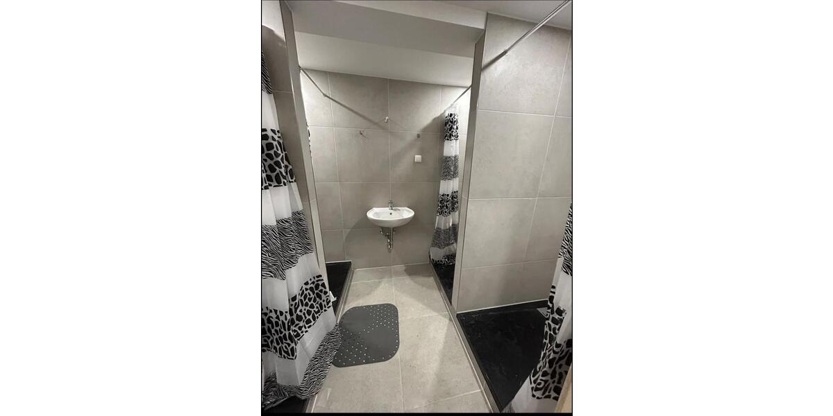 Dachgeschoßwohnung Papendorf - 16 Zimmer, 400 m&sup2;, 23&euro; | Angebot:23391333