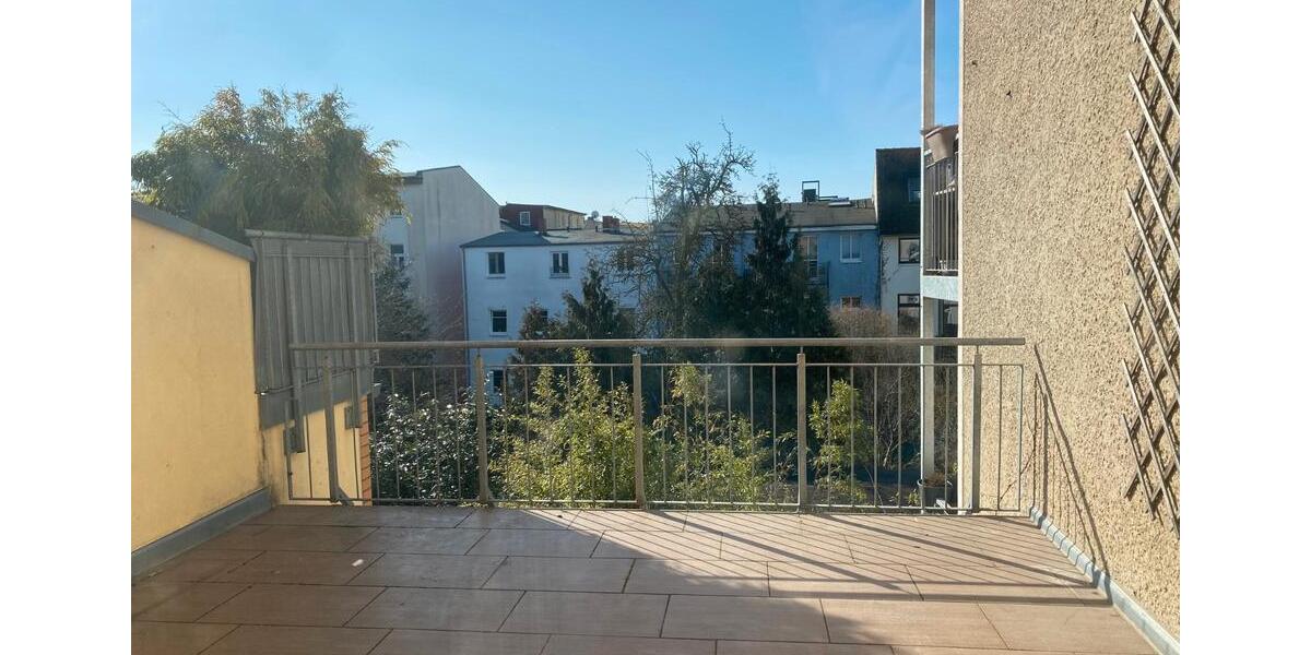 Etagenwohnung Rostock - 5 Zimmer, 160 m&sup2;, 2.360&euro; | Angebot:26268964