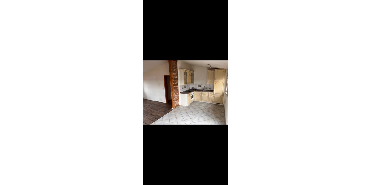 Dachgeschoßwohnung Marlow - 3 Zimmer, 90 m&sup2;, 800&euro; | Angebot:25717872