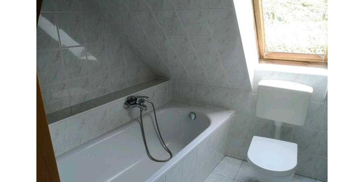 Dachgeschoßwohnung Ribnitz-Damgarten Damgarten - 1 Zimmer, 30 m&sup2;, 300&euro; | Angebot:26032251