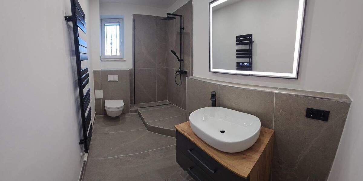 Sanierte 89 m² Altbaucharme mit Balkon & Dielen - 4 Zimmer in bester Lage von Rostock | Uninähe 4 zimmer