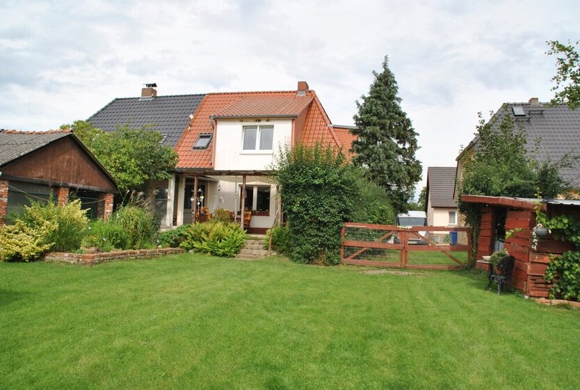 Marlow-OT Doppelhaushälfte in Ostseenähe! 8 zimmer