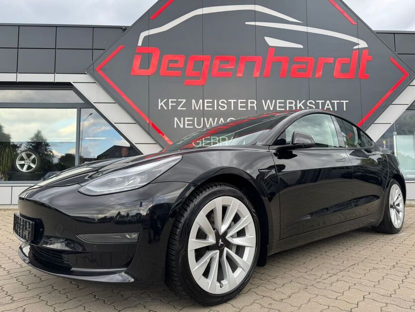 Tesla Model 3 101.901 km 26.990 € Mönchhagen 18182