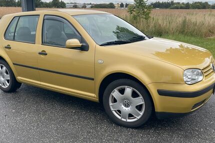 VW Golf 214.546 km 2.000 € Broderstorf 18184