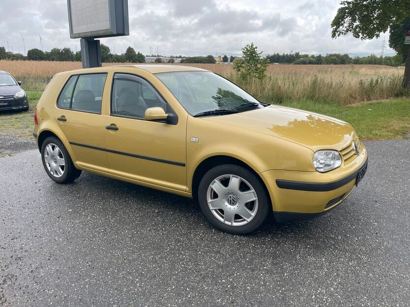 VW Golf 214.546 km 2.000 € Broderstorf 18184