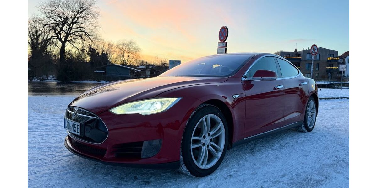 Tesla Model S 194.000 km 17.799 &euro; Schwaan 18258