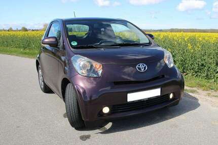 Toyota iQ
