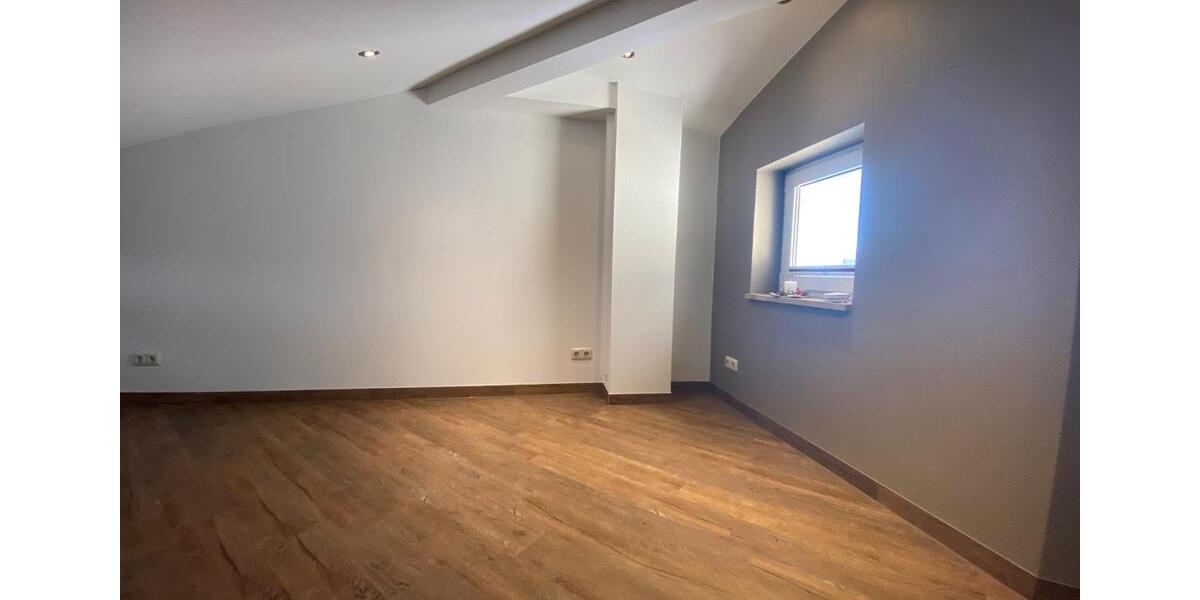 Etagenwohnung Rostock - 5 Zimmer, 160 m&sup2;, 2.360&euro; | Angebot:26268964
