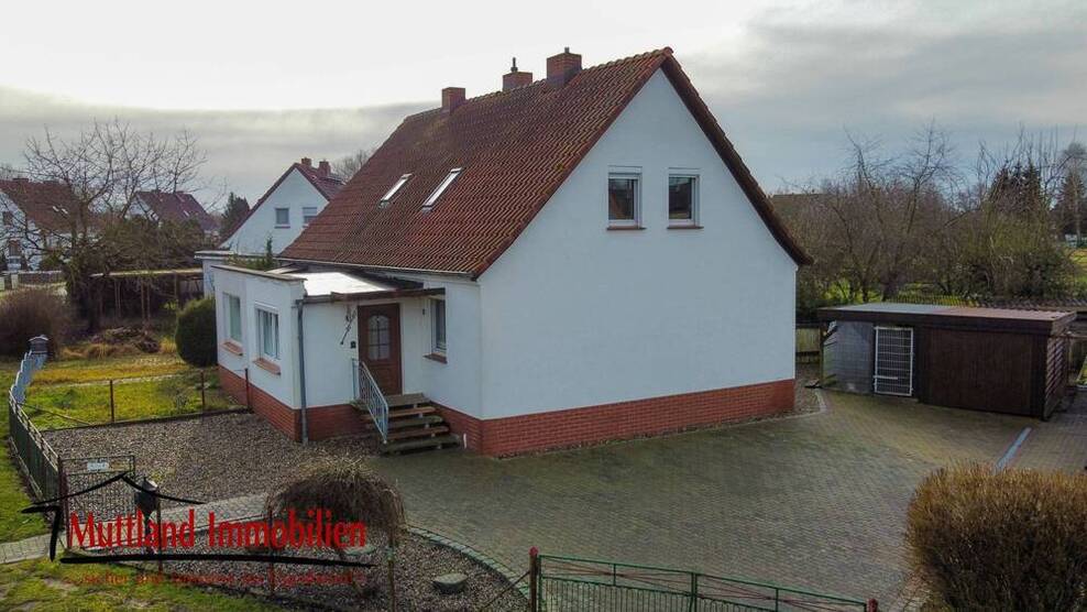 Charmante Doppelhaushälfte in ruhiger Lage