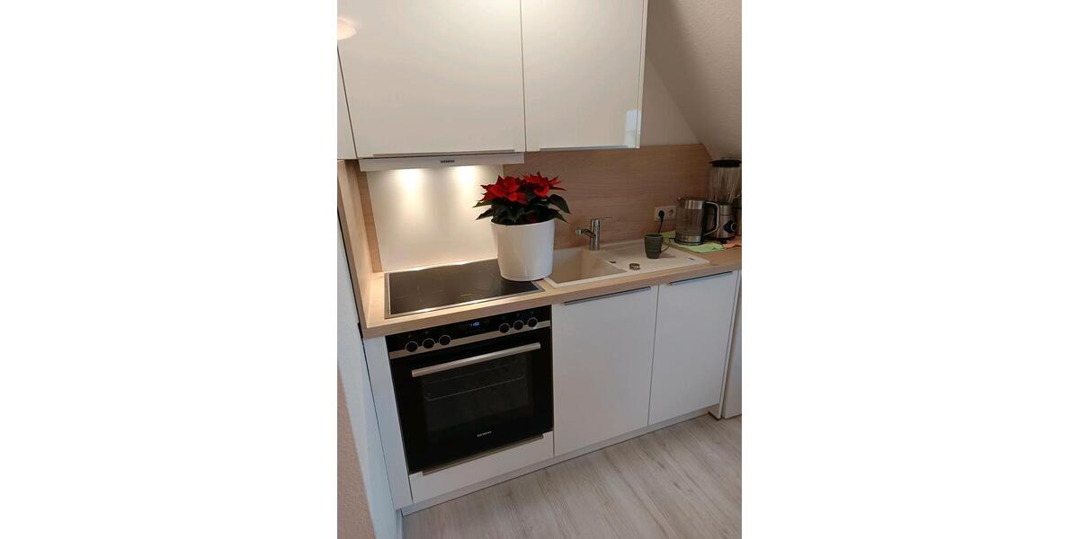 Dachgeschoßwohnung Papendorf - 3 Zimmer, 65 m&sup2;, 1.100&euro; | Angebot:27640981