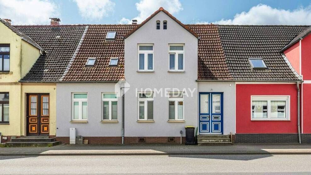 Vermietetes Zweifamilienhaus mit viel Stauraum im Keller