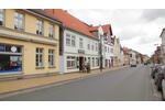 BÜRO - LADENFLÄCHE - GEWERBEEINHEIT IM EG - ZUGANG-ROLLSTUHLGERECHT - MIT - VERKAUFS-ARBEITS-RAUM - 2 NEBENRÄUME UND TOILETTE - BÜTZOW - STADTZENTRUM - Grundstück Bützow Wolken | Angebot:26431179