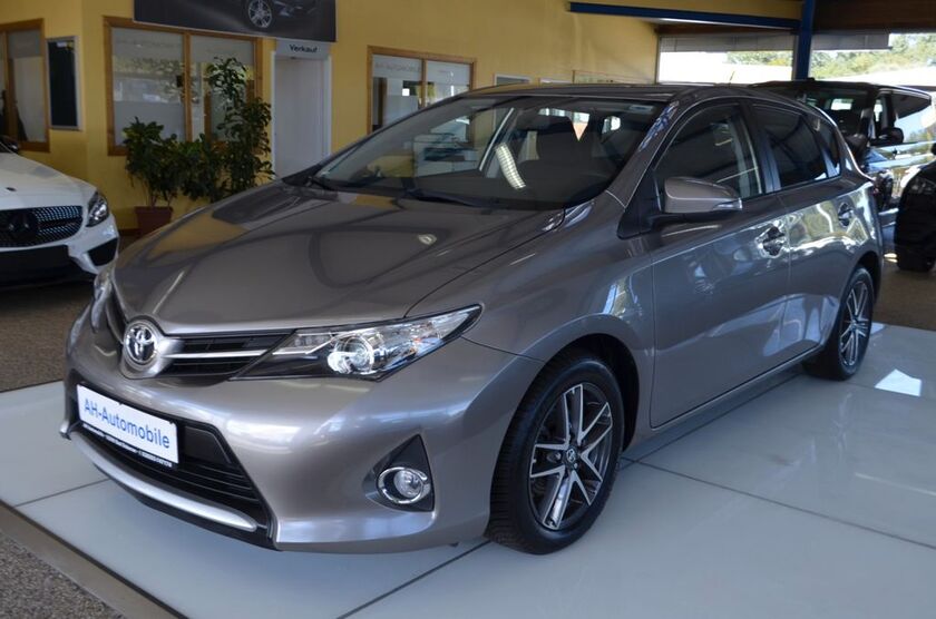 Toyota Auris 84.500 km 11.480 € Bad Doberan 18209