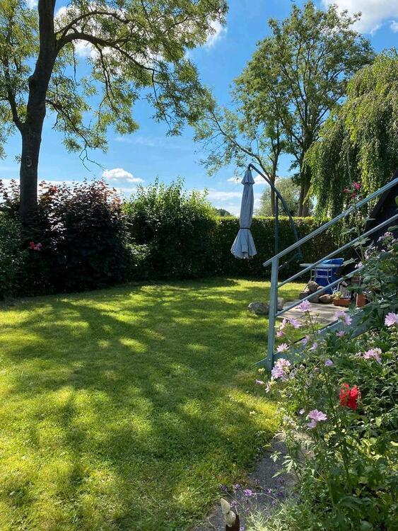 Ferienbungalow mit Seeblick und Bootsliegeplatz