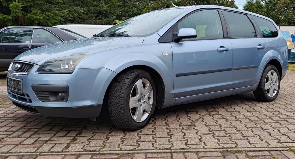 Ford Focus 295.000 km 1.999 € Göllin 18246