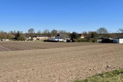 Grundstück zu verkaufen in Schwaan 100.000 € 5505 m²