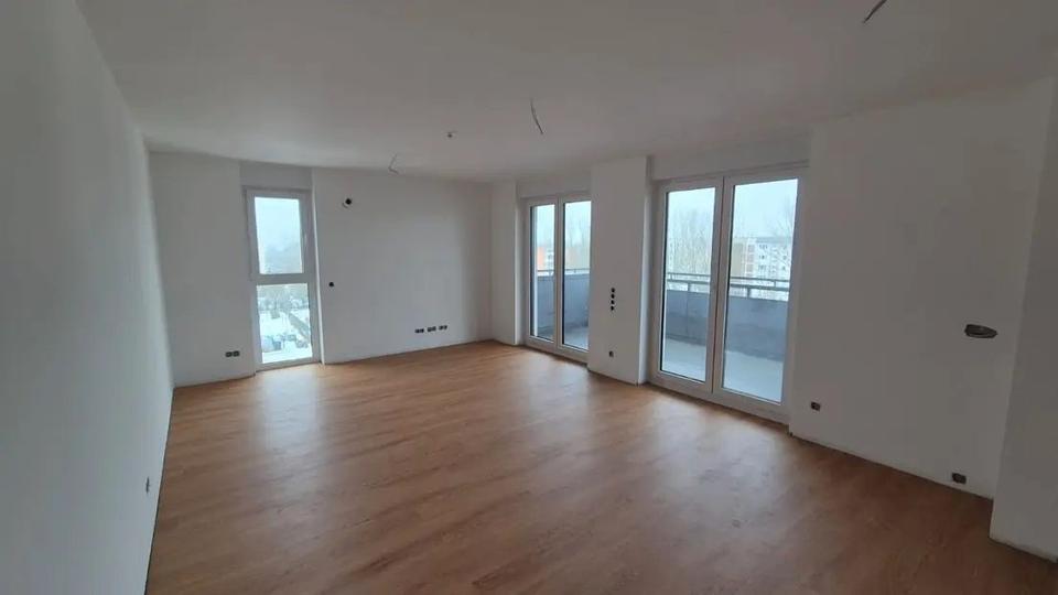 Etagenwohnung Rostock Groß-Klein - 4 Zimmer, 101 m&sup2;, 1.800&euro; | Angebot:26705592