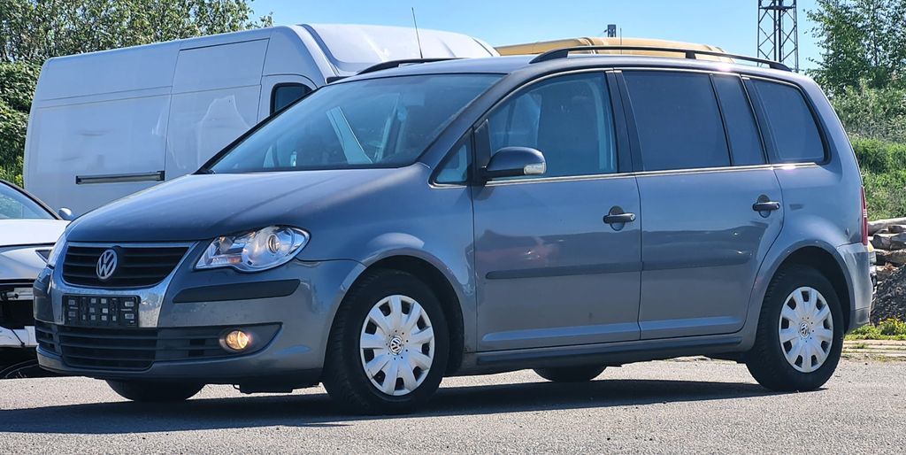 VW Touran 180.000 km 1.850 &euro; Rostock 18147