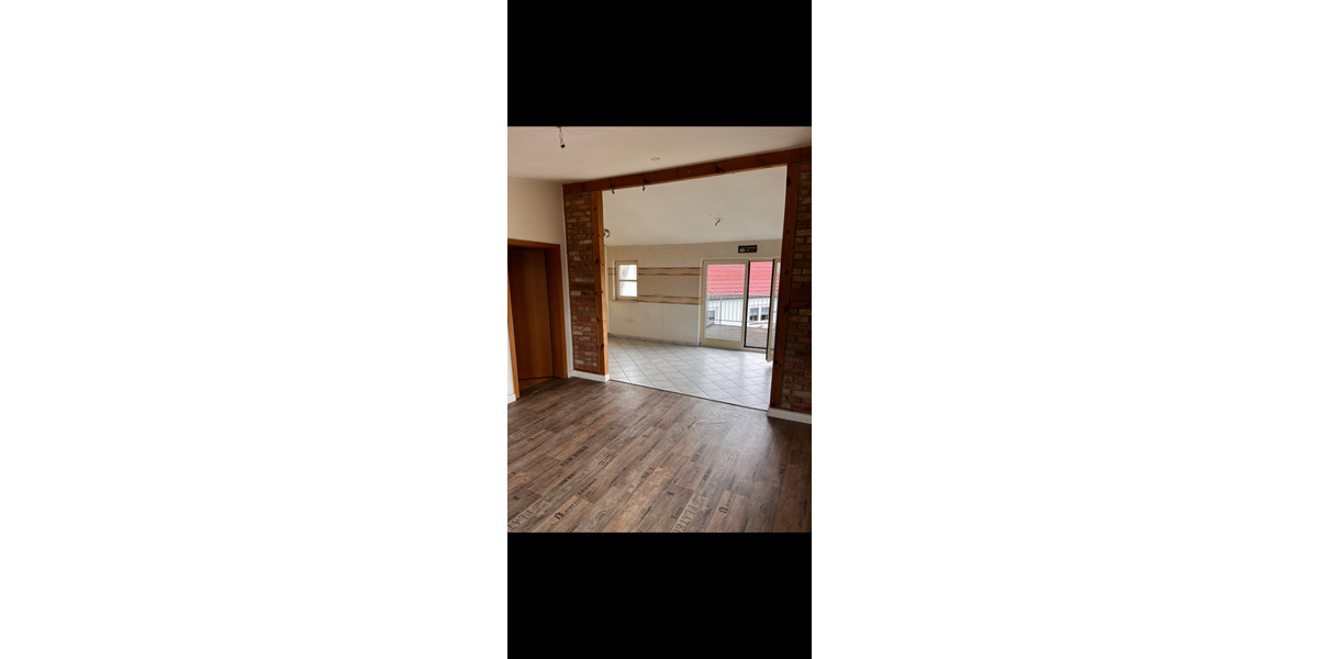 Dachgeschoßwohnung Marlow - 3 Zimmer, 90 m&sup2;, 800&euro; | Angebot:25717872