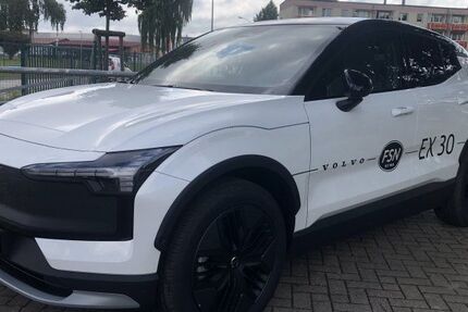 Volvo EX30 2.000 km 49.500 &euro; Rostock 18057