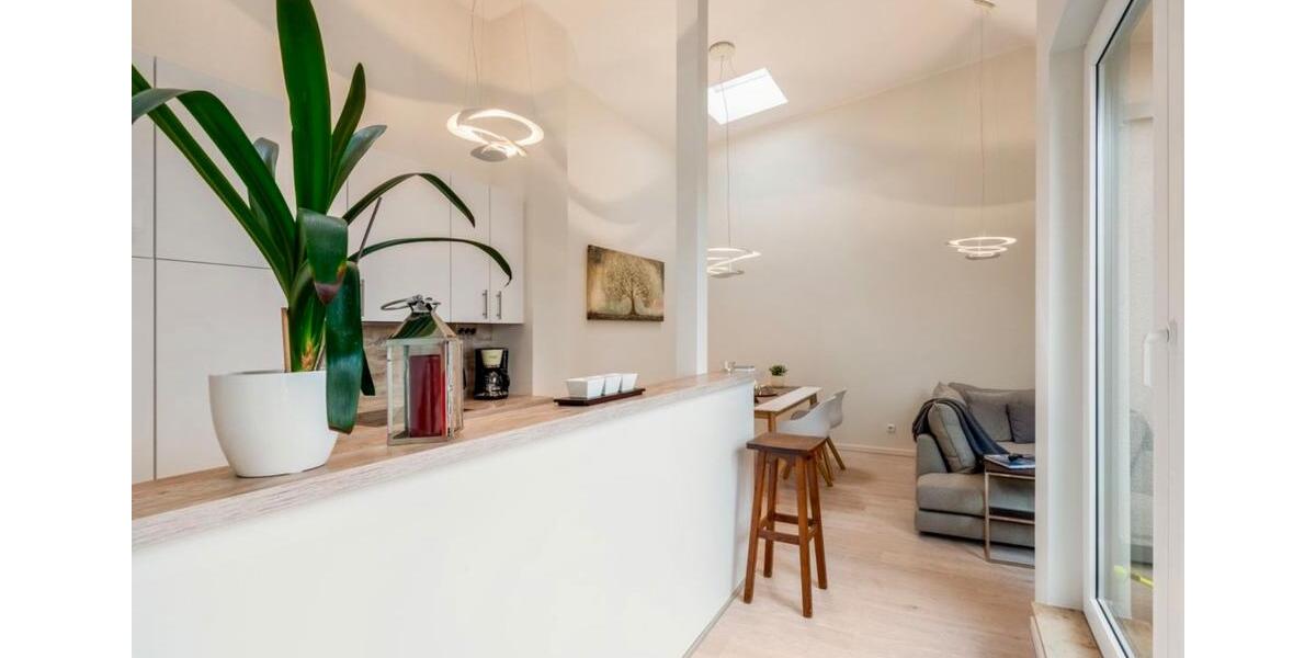 Dachgeschoßwohnung Rostock - 2 Zimmer, 60 m&sup2;, 1.850&euro; | Angebot:23509425