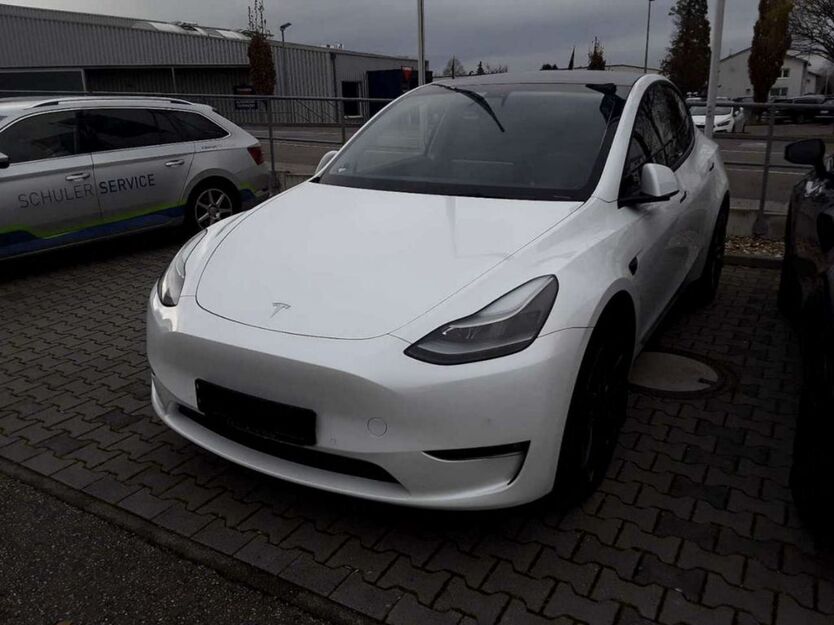 Tesla Model Y 70.423 km 37.790 € Mönchhagen 18182