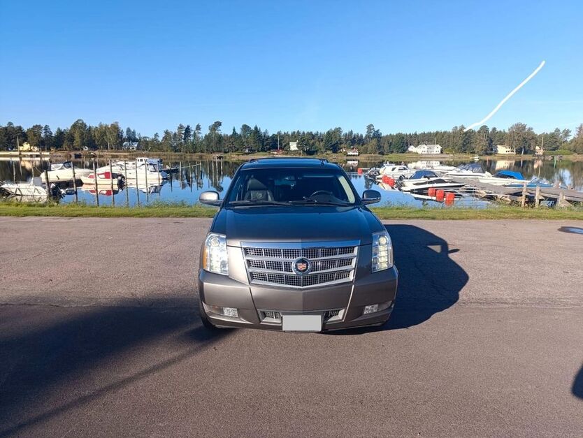 Cadillac Escalade 170.645 km 16.900 € Rostock 18146