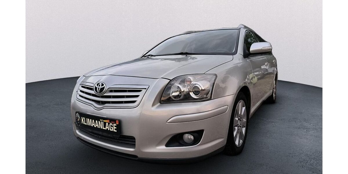 Toyota Avensis 165.050 km 4.499 &euro; Rostock 18069