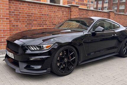 Ford Mustang 135.000 km 29.800 &euro; Rostock 18055