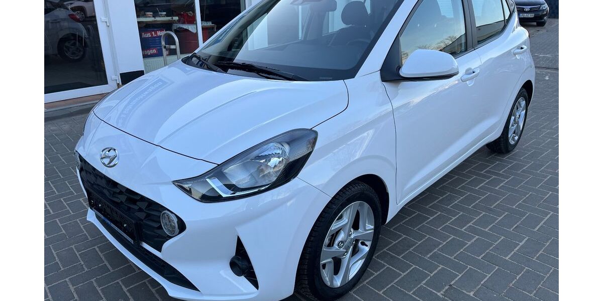 Hyundai i10 13.136 km 13.990 &euro; Tessin 18195
