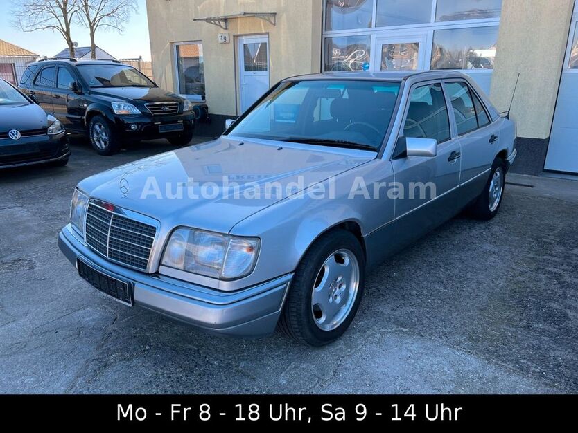 Mercedes-Benz E 200 246.392 km 5.200 € Tessin 18195