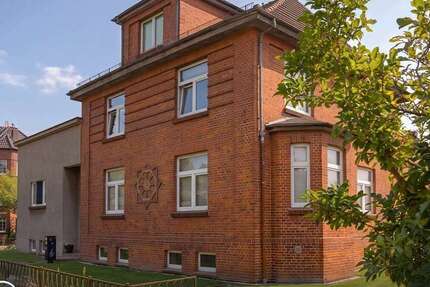 Haus Bützow - 10 Zimmer, 228 m&sup2;, 249.000&euro; | Angebot:27668982