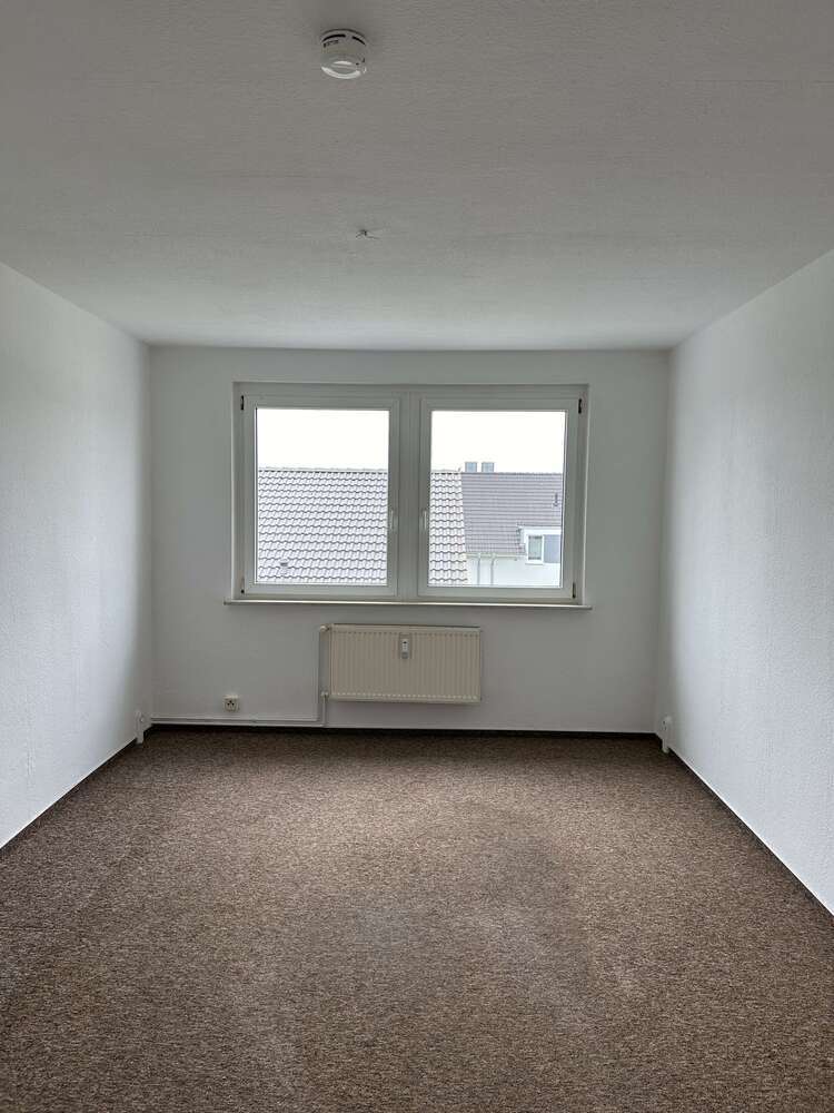 Wohnung zum Mieten in Ziesendorf 415 € 51.81 m²