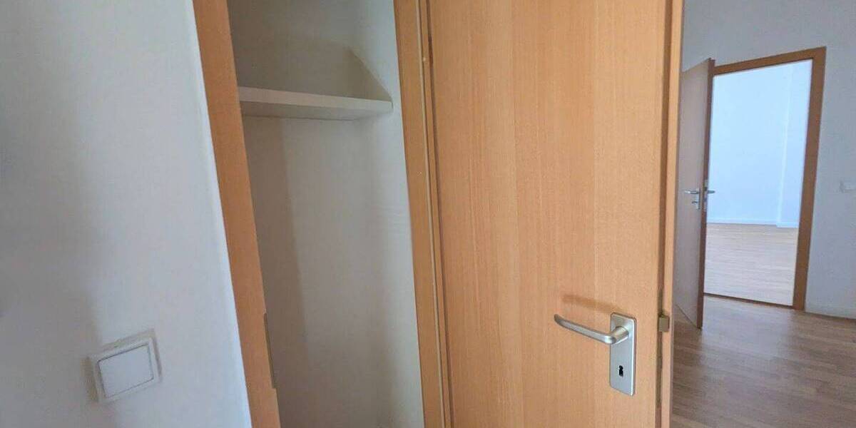 Etagenwohnung Rostock Stadtmitte - 2 Zimmer, 51 m&sup2;, 612&euro; | Angebot:26908548