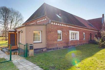 Historische Doppelhaushälfte mit großem Grundstück und Raum für individuelle Ideen 4 zimmer