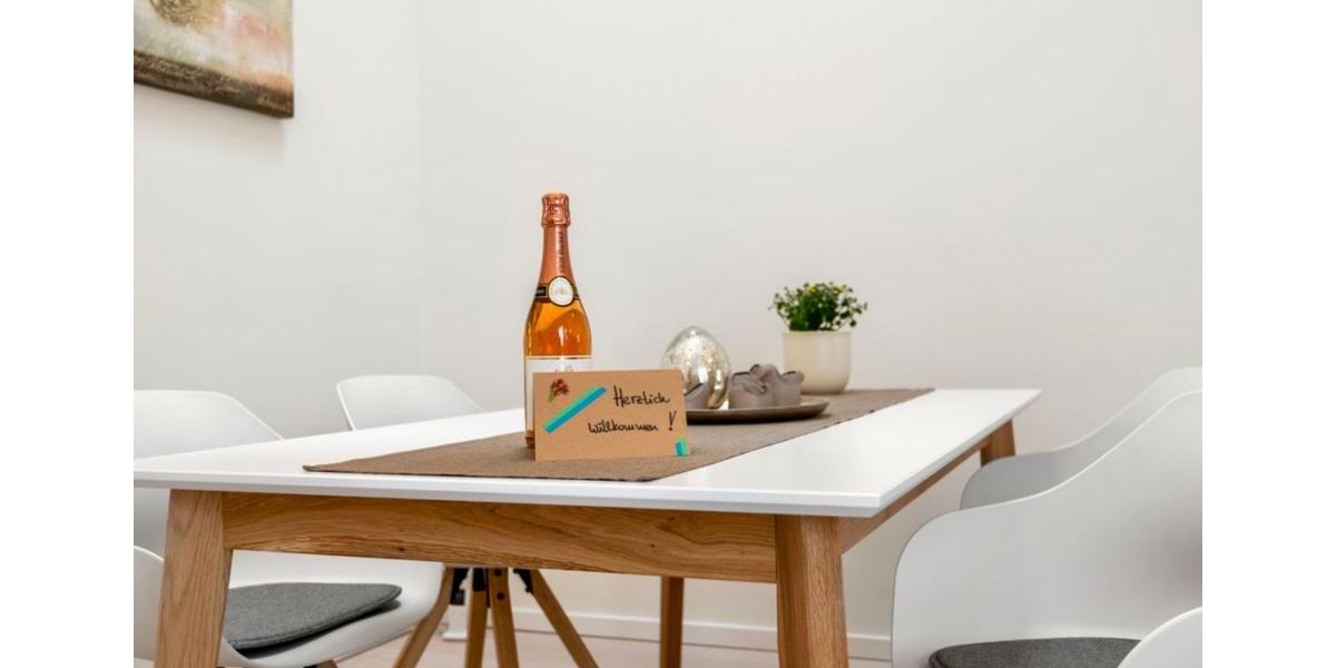 Dachgeschoßwohnung Rostock Hansaviertel - 2 Zimmer, 60 m&sup2;, 1.850&euro; | Angebot:25832047