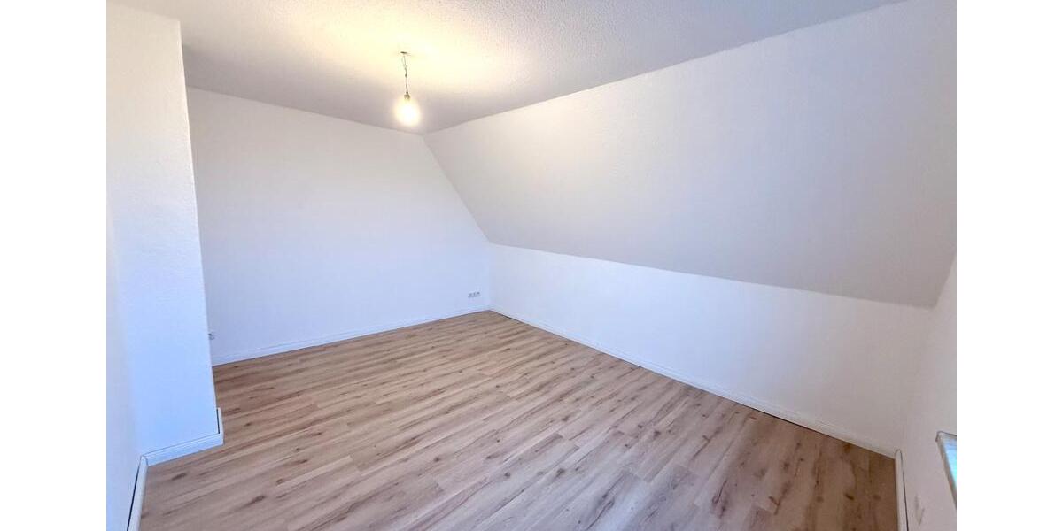 Dachgeschoßwohnung Schwaan - 1 Zimmer, 32 m&sup2;, 410&euro; | Angebot:26253920