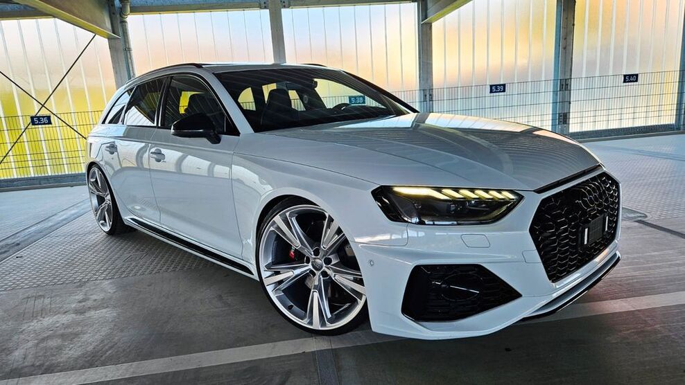 Audi RS4 49.000 km 64.990 € Kessin 18196