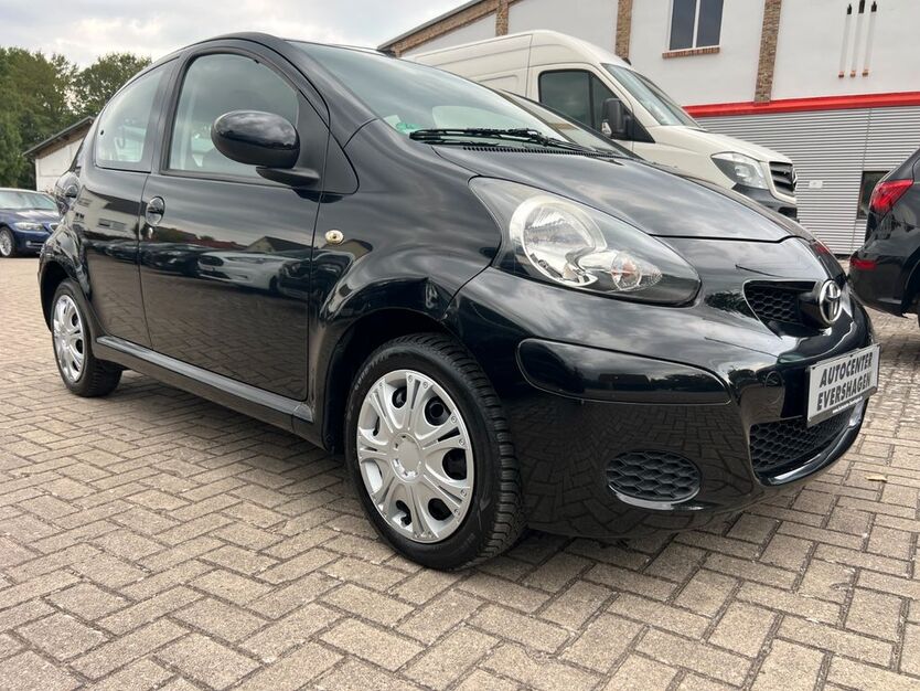 Toyota Aygo (X) 105.600 km 4.499 € Rostock 18106