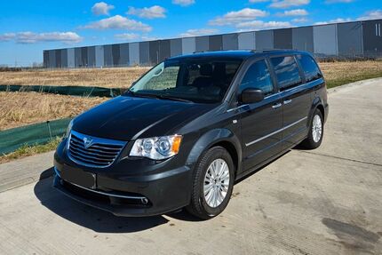 Lancia Voyager 108.000 km 14.690 &euro; Gragetopshof 18059