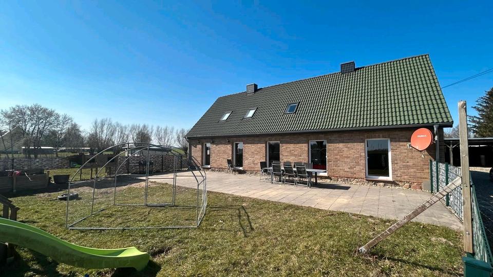 Einfamilienhaus Bützow - 7 Zimmer, 220 m&sup2;, 385.000&euro; | Angebot:26170971