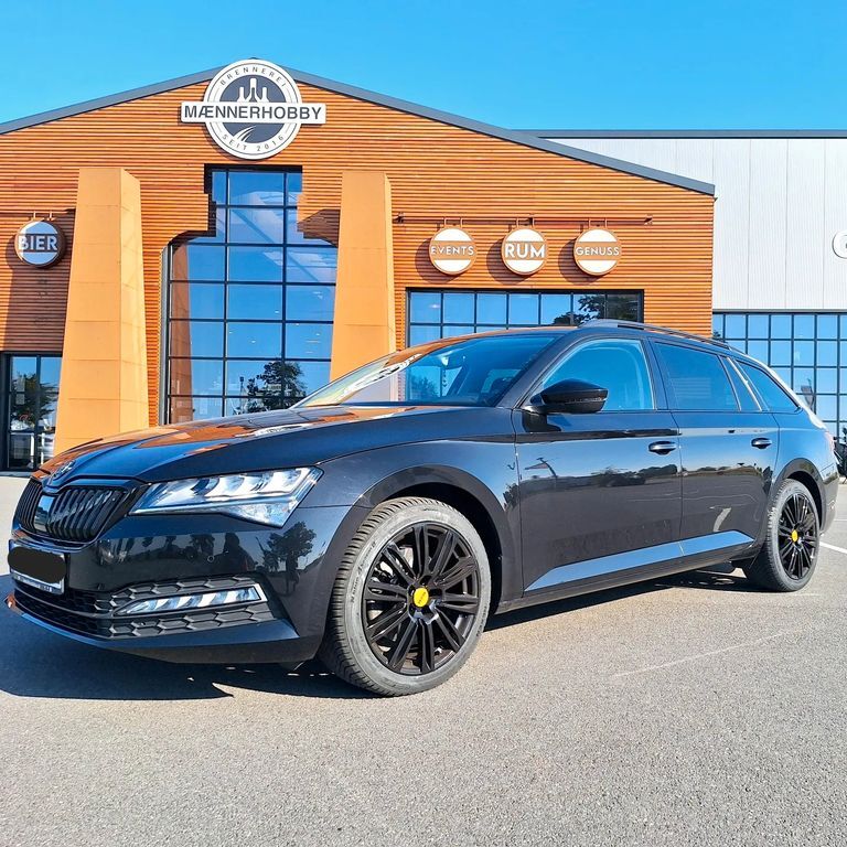 Skoda Superb 129.000 km 20.350 € Rostock 18055
