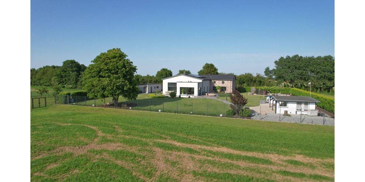 Einfamilienhaus Stäbelow - 7 Zimmer, 507 m&sup2;, 2.485.000&euro; | Angebot:25748608