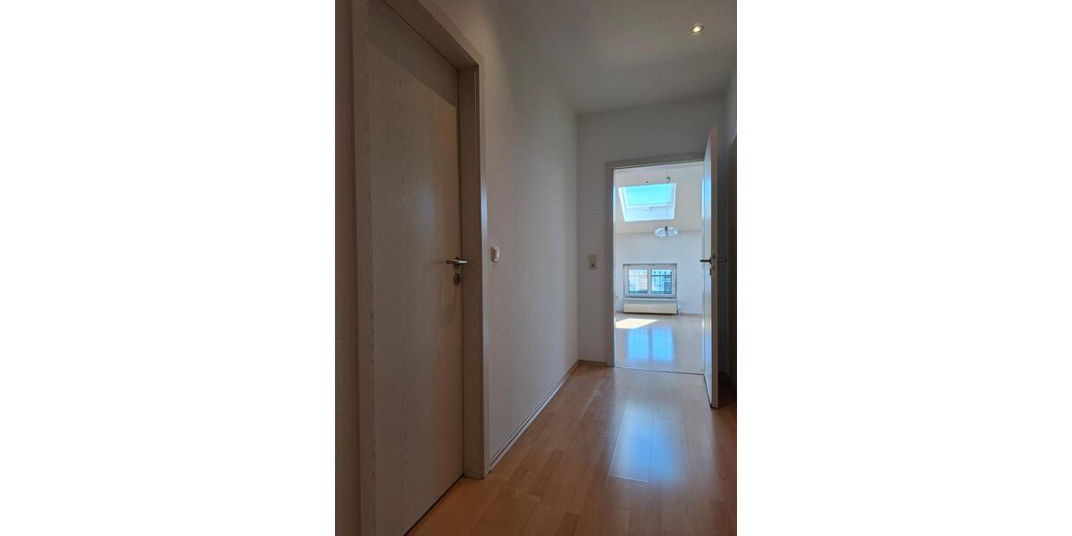 Dachgeschoßwohnung Rostock Hansaviertel - 3 Zimmer, 73 m&sup2;, 800&euro; | Angebot:26278044